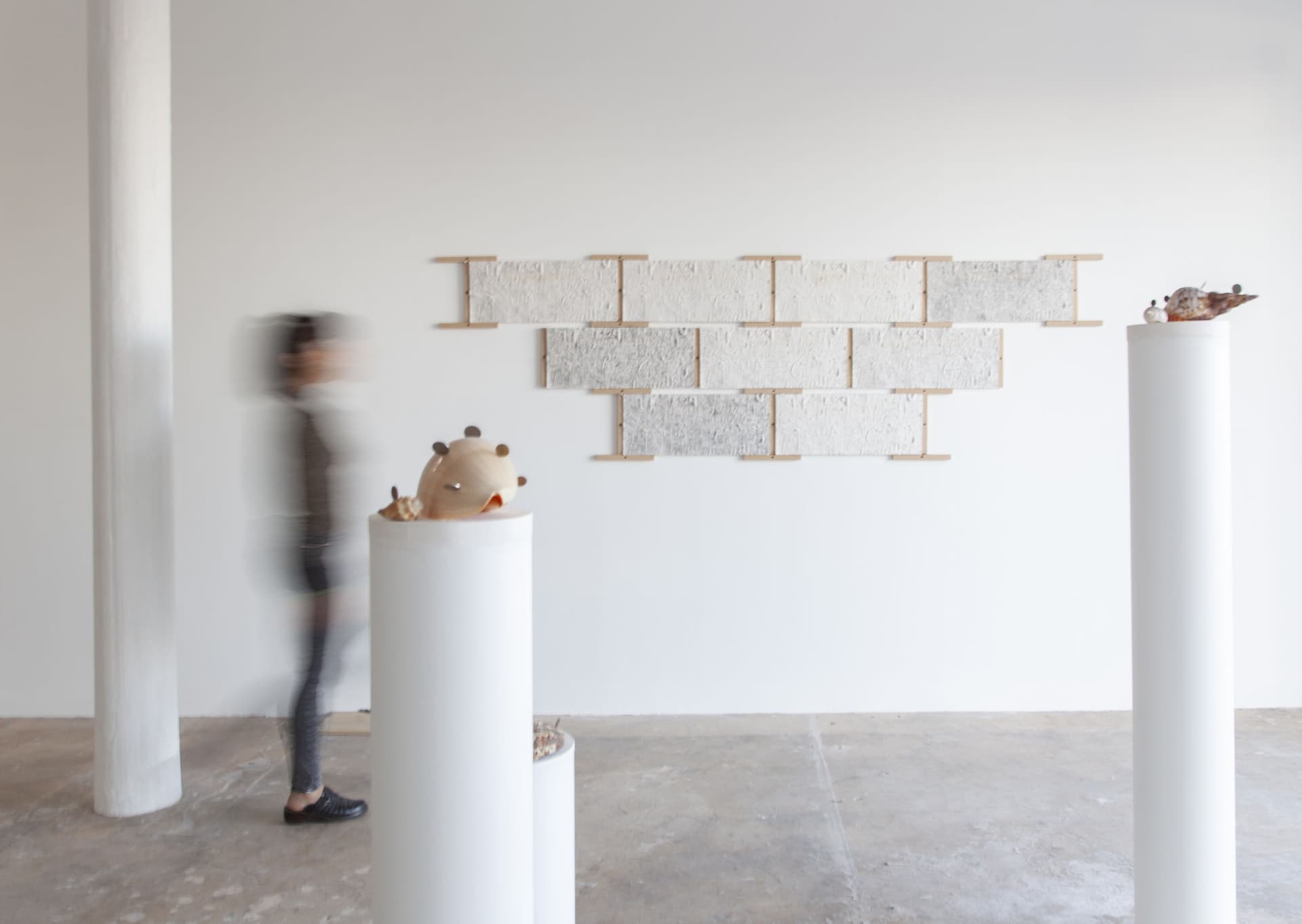 Installation view, FOREWOR(L)D