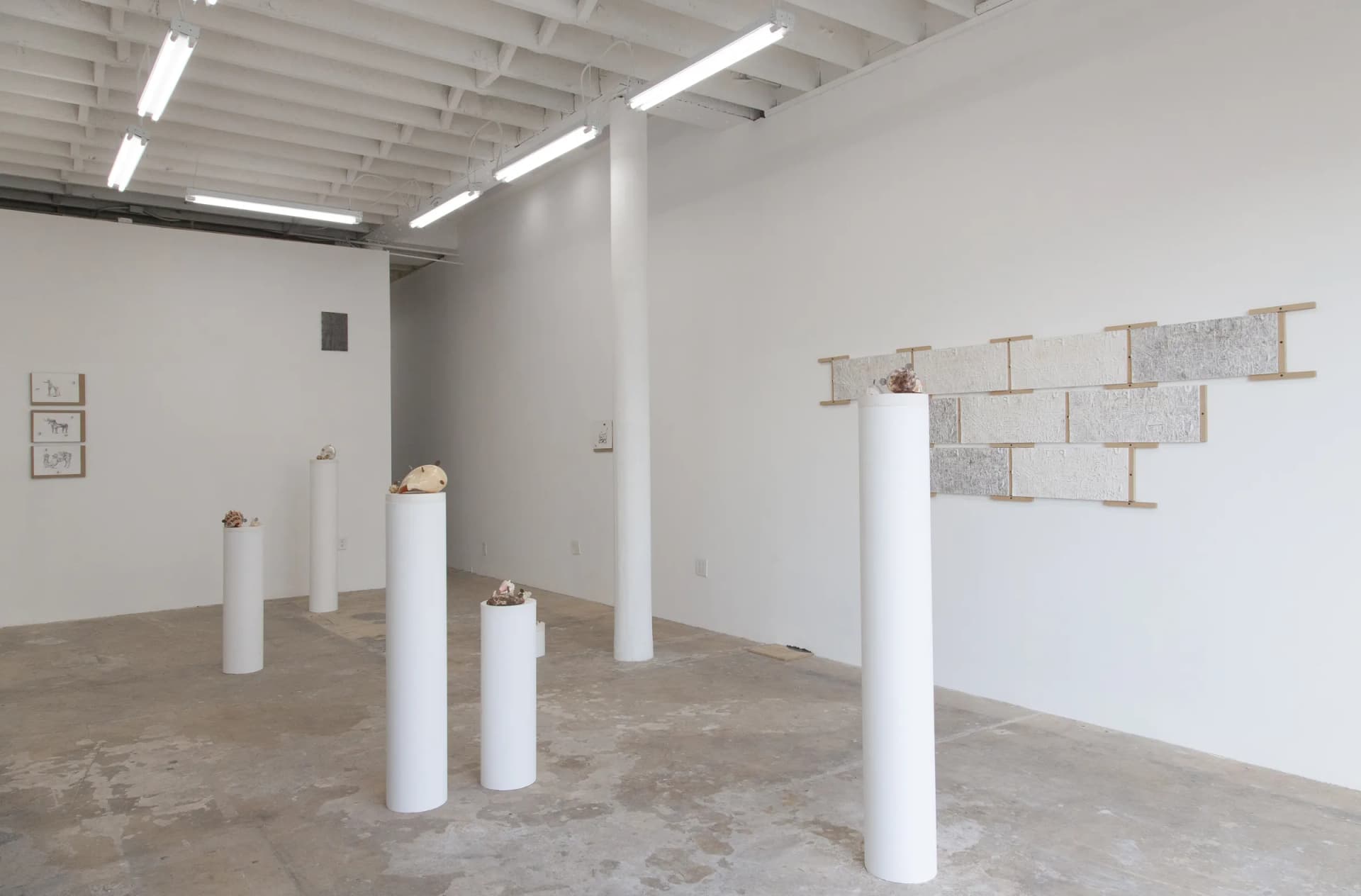 Installation view, FOREWOR(L)D